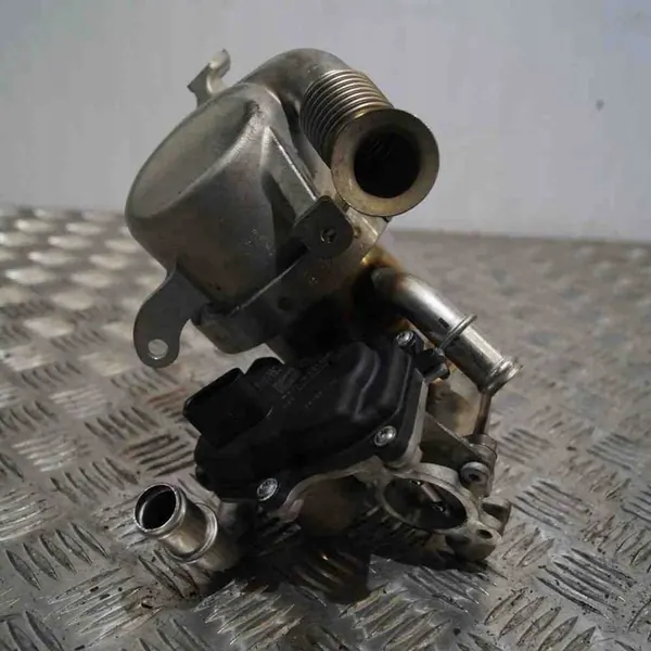 EGR-jäähdytin VW Jetta MK6 2.0L 04L131512AA image 2