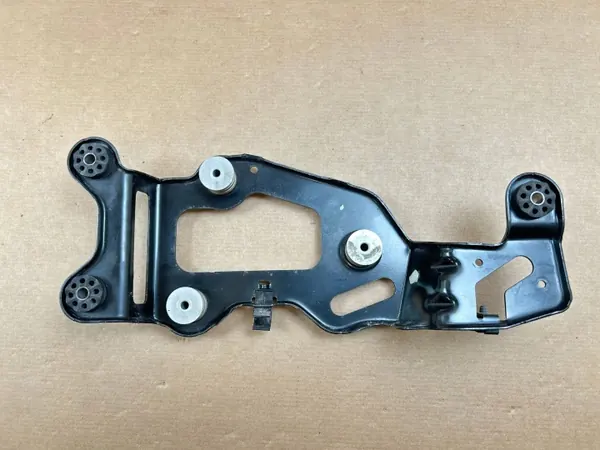 OEM MAM79838 Takaosan ilmajousituskompressorin kiinnike image 5