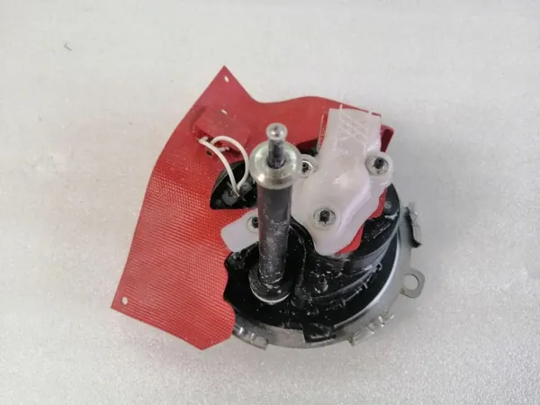 Pompe AdBlue OEM 237G00284R pour Renault Trafic III image 3