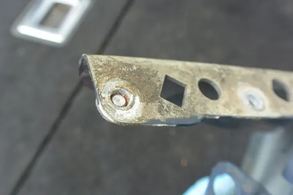 Skärmhållare Audi TT 8J 2006-2012 OEM 561821136 image 6