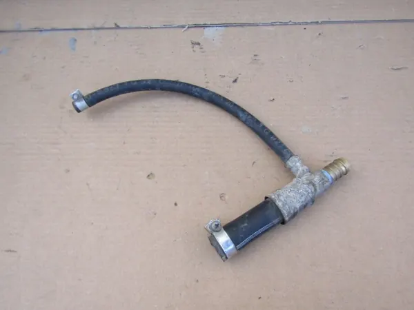 Mercedes W124 Polttoaineputki OEM - 2.0 Bensiini image 2