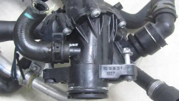 Caixa Termóstato Mercedes OEM A2742003100 Usado image 8