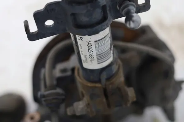 Mozzo di sospensione anteriore sinistro Renault Megane IV 16-24 OEM 543025368R image 4