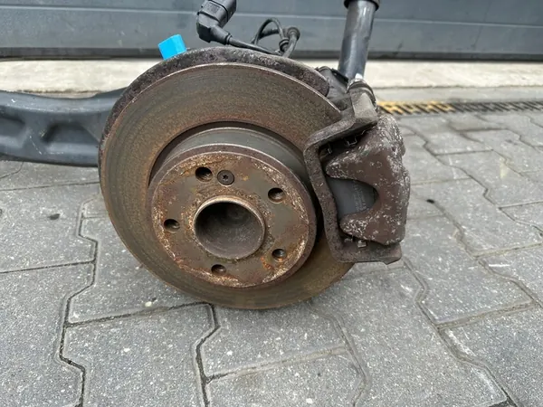 Vänster bakre knut, kontrollarm, nav Mercedes B W246 M image 2