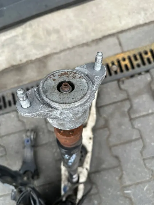 Vänster bakre knut, kontrollarm, nav Mercedes B W246 M image 5