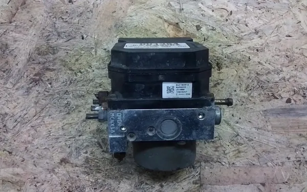 Bomba ABS Nissan Controlador TD-8401 Usado image 4
