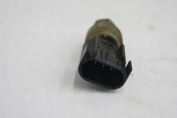 Sensor de pressão de combustível Chevrolet Corvette C7 2016 OEM 13579380 image 3