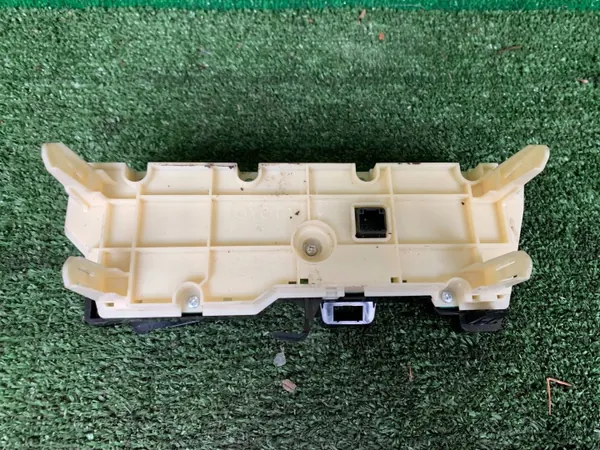 Toyota Prius XW30 Klimaatpaneel 5590047020 image 4