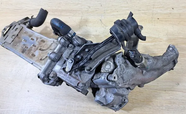 Enfriador EGR A6511400760 Mercedes W204 W212 W221 W639 W906 image 4