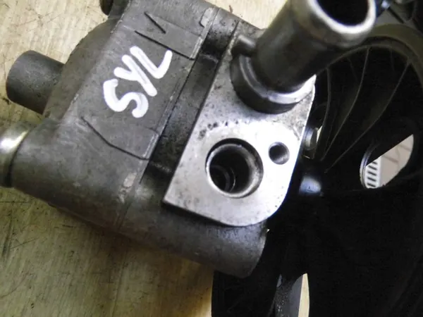 Bomba de direção assistida Volvo S60 S70 S80 V70 XC90 N OEM 30665100 image 3