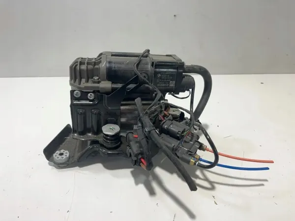 BMW 5 (G60) Suspension Compressor 6894904 2024 image 3