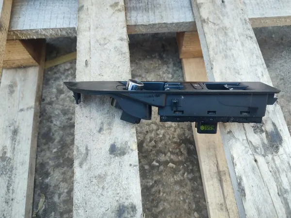 Fenster-Schalterpanel vorne links VW Passat CC image 4