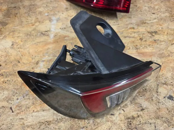 Luz trasera izquierda Opel Mokka B image 2