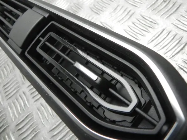 Ilmanpuhallin OEM 687509018R Dacia Sandero III 2022 image 3
