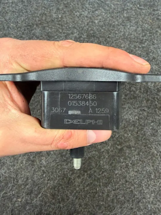 Bobina de encendido Opel 2.2 B OEM 12567686 Delphi image 8