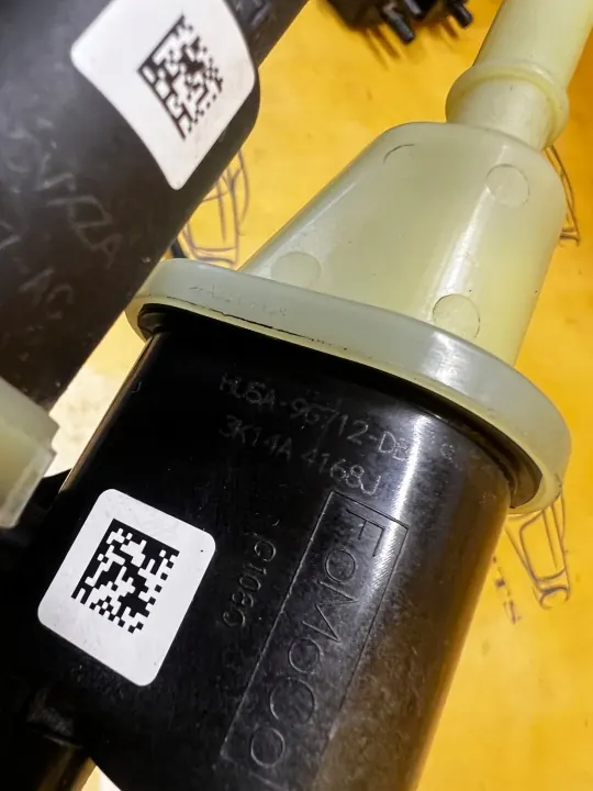 Capteur de vanne à carburant OEM MX68-9E817-CA Ford Kuga image 4