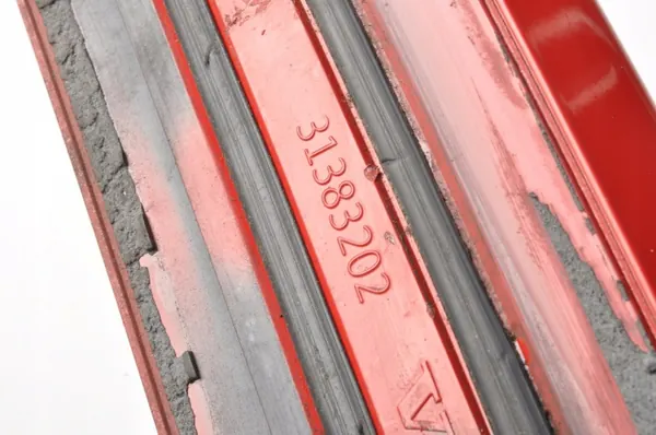 Volvo S60 II Spoiler OEM 31383202 - Käytetty image 6