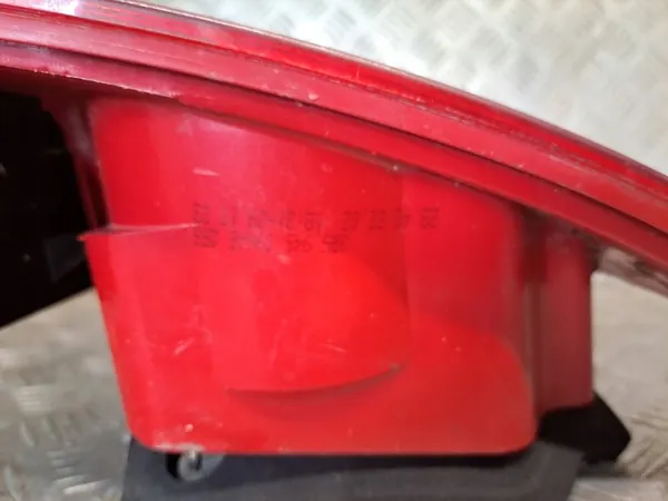 VW Passat B5 FL Berline Feu Arrière Gauche OEM 3B5945095AE image 6