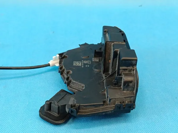 Skoda OE Dörrlås 5TA839016L image 7