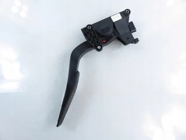 Gasklep Potentiometer Opel Antara Captivia 2.0 CDTI OEM image 2