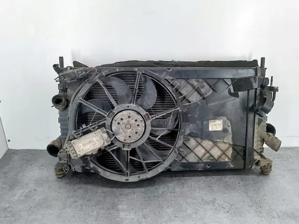 Conjunto de refrigeración con ventilador Ford Focus II FL 1.8 TDCI image 8