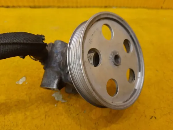 Audi Q5 2.0 TFSI Stuurbekrachtigingspomp 8R0145153D image 3