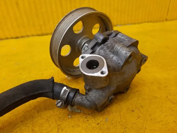 Audi Q5 2.0 TFSI Stuurbekrachtigingspomp 8R0145153D image 4