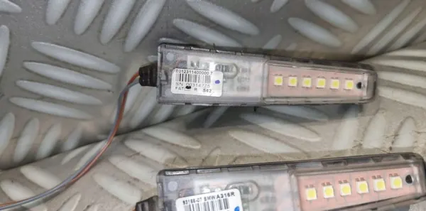 BMW 6913278 LED Luz Espelho Direito image 9