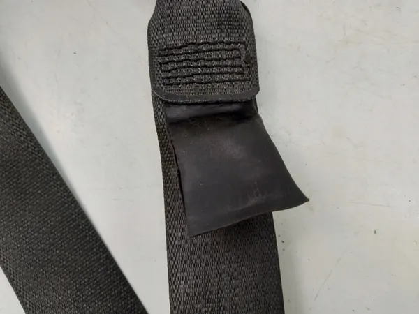 Gurtstraffer OEM 619516700A rechts vorne image 5