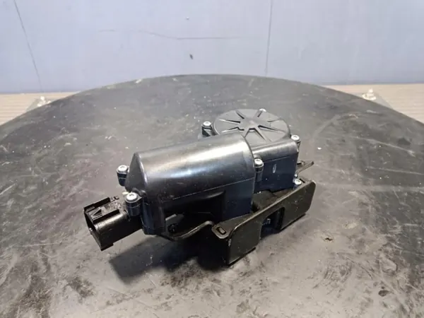Opel Insignia A Kombi bakluckelås OEM 13581405 image 2