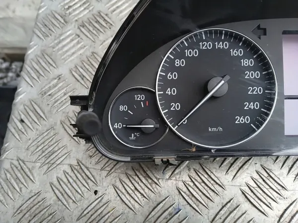 Tachometer OEM 110080327004 für Mercedes C W203 image 3