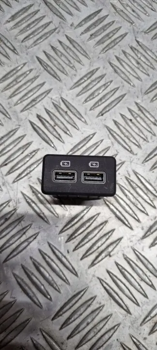 OEM 9827093777 Prise USB pour Peugeot 508 II image 3