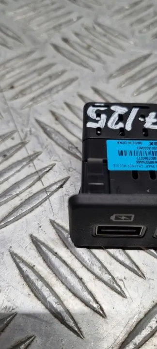 OEM 9827093777 Prise USB pour Peugeot 508 II image 5