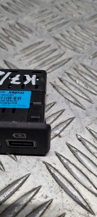 OEM 9827093777 Prise USB pour Peugeot 508 II image 6