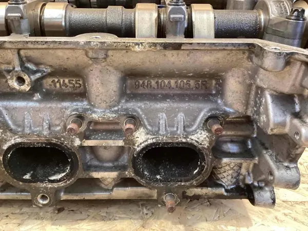 Porsche OEM 94810401526 Tampa de válvulas esquerda image 6