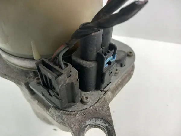 Pompe de direction Volvo V50 1.8B OEM 30748170 image 8