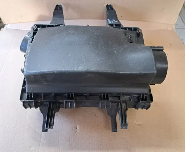 MERCEDES SPRINTER 906 2.2 CDI Ilmansuodattimen Kotelo OEM 2E0129601B image 2