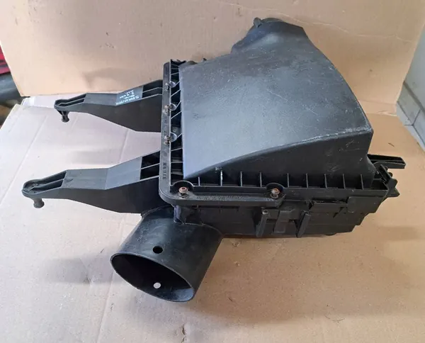 MERCEDES SPRINTER 906 2.2 CDI Ilmansuodattimen Kotelo OEM 2E0129601B image 3