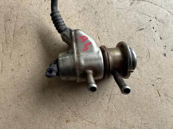 AdBlue-suutin Audi A4 B9 2.0 TDI OEM 04L131113S image 3
