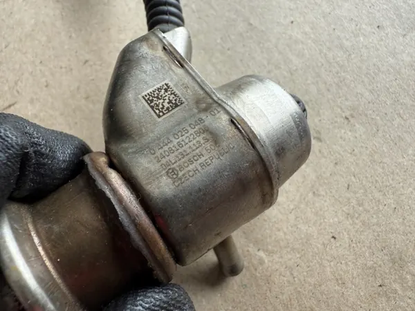 AdBlue-suutin Audi A4 B9 2.0 TDI OEM 04L131113S image 5