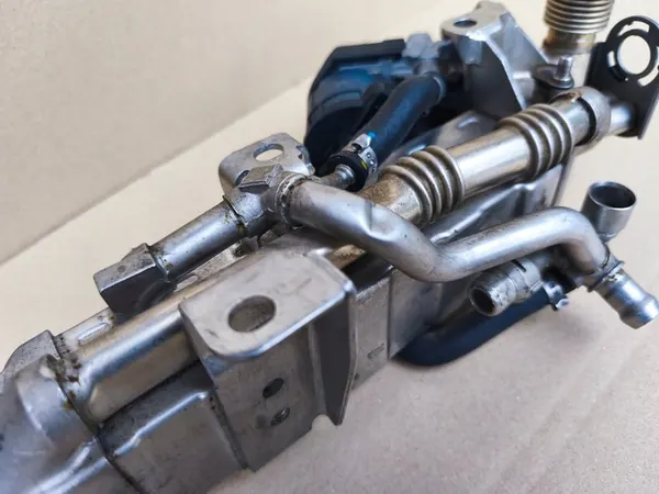 BMW F01 F07 F10 F15 F25 3.0 D enfriador EGR 851772405 image 5