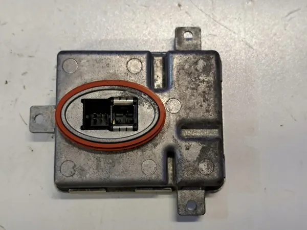 Módulo Xenón BMW 7 (F01, F02) 3.0L 2011 W003T19571 image 2