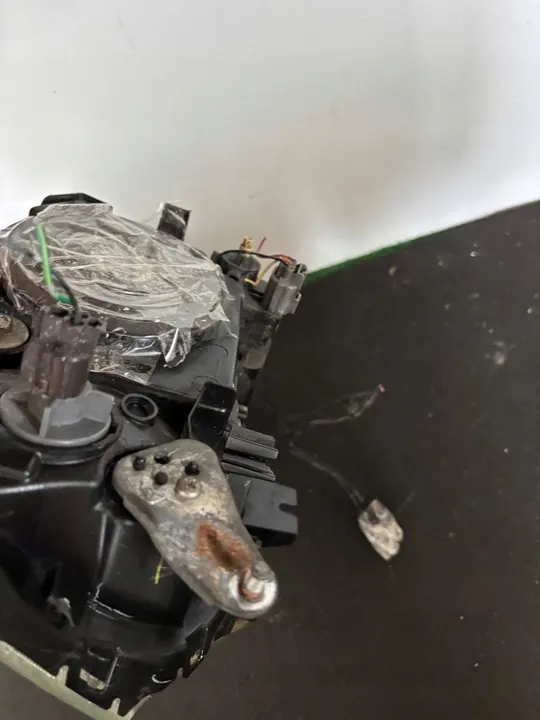 Faros izquierdo Mitsubishi L200 Pajero Sport 10-16r image 10