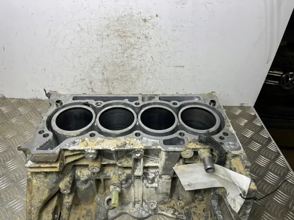 Nissan Motorblock OEM FOB21647 - Gebraucht image 4