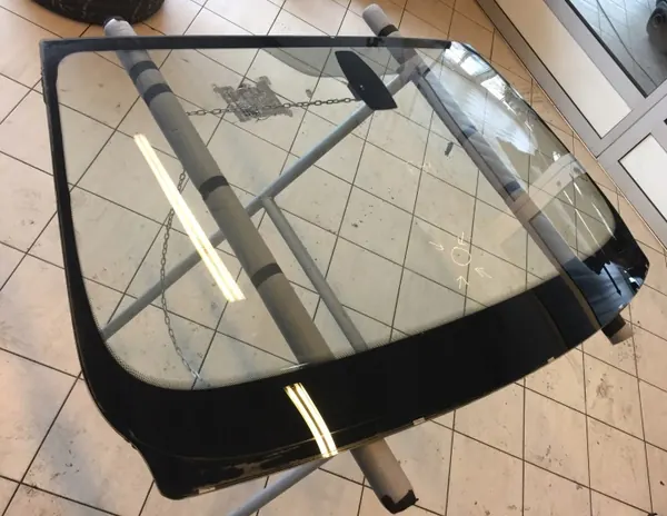 Pare-brise avant d'occasion OEM szybaczolowabmwe91e90 BMW image 2