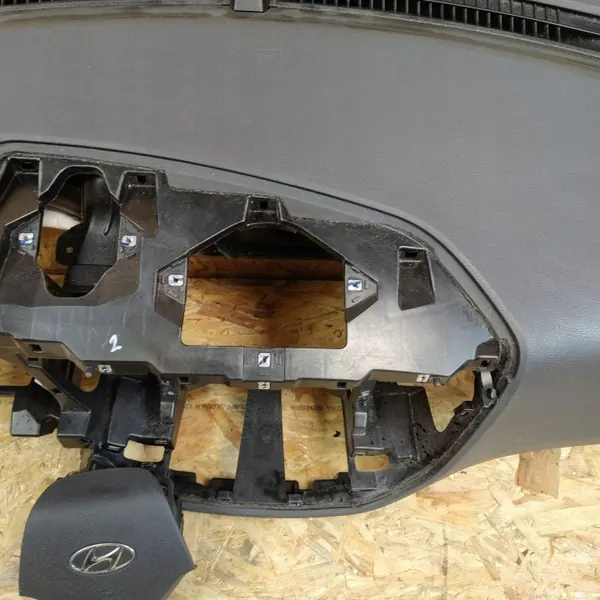 Hyundai Tucson TL instrumentpanel OEM AZF2385 - Begagnad image 4