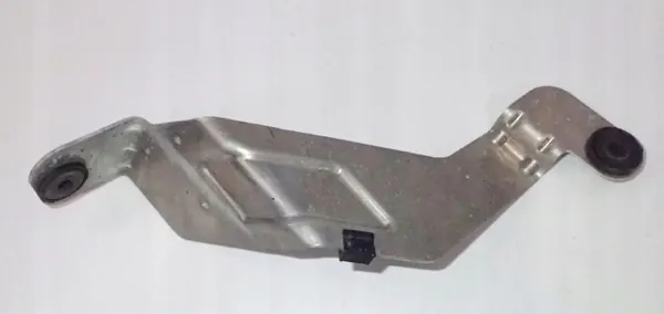 Audi A8 D4 Apupumpun Kiinnitys OEM 4H2820195A image 3
