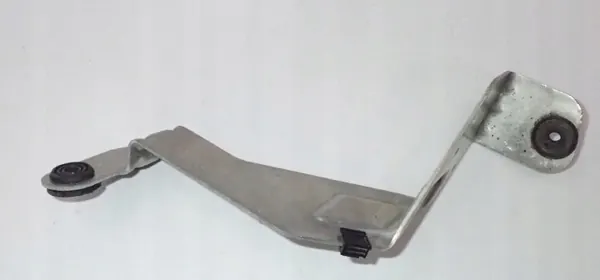 Audi A8 D4 Apupumpun Kiinnitys OEM 4H2820195A image 4