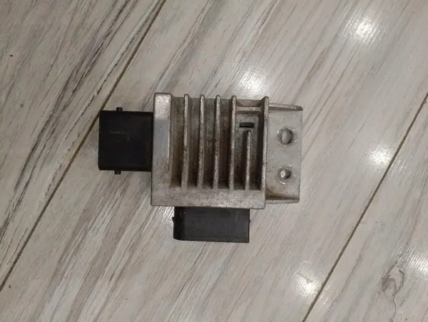 Gloeiplugrelais Renault Clio V image 1