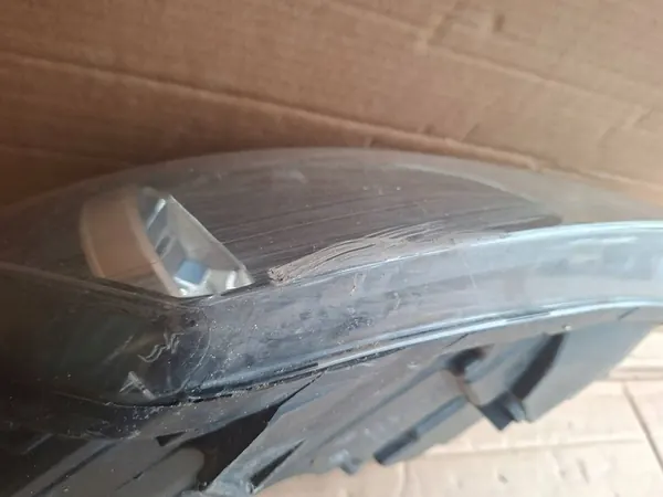 Farol Volkswagen Polo V 6R image 6